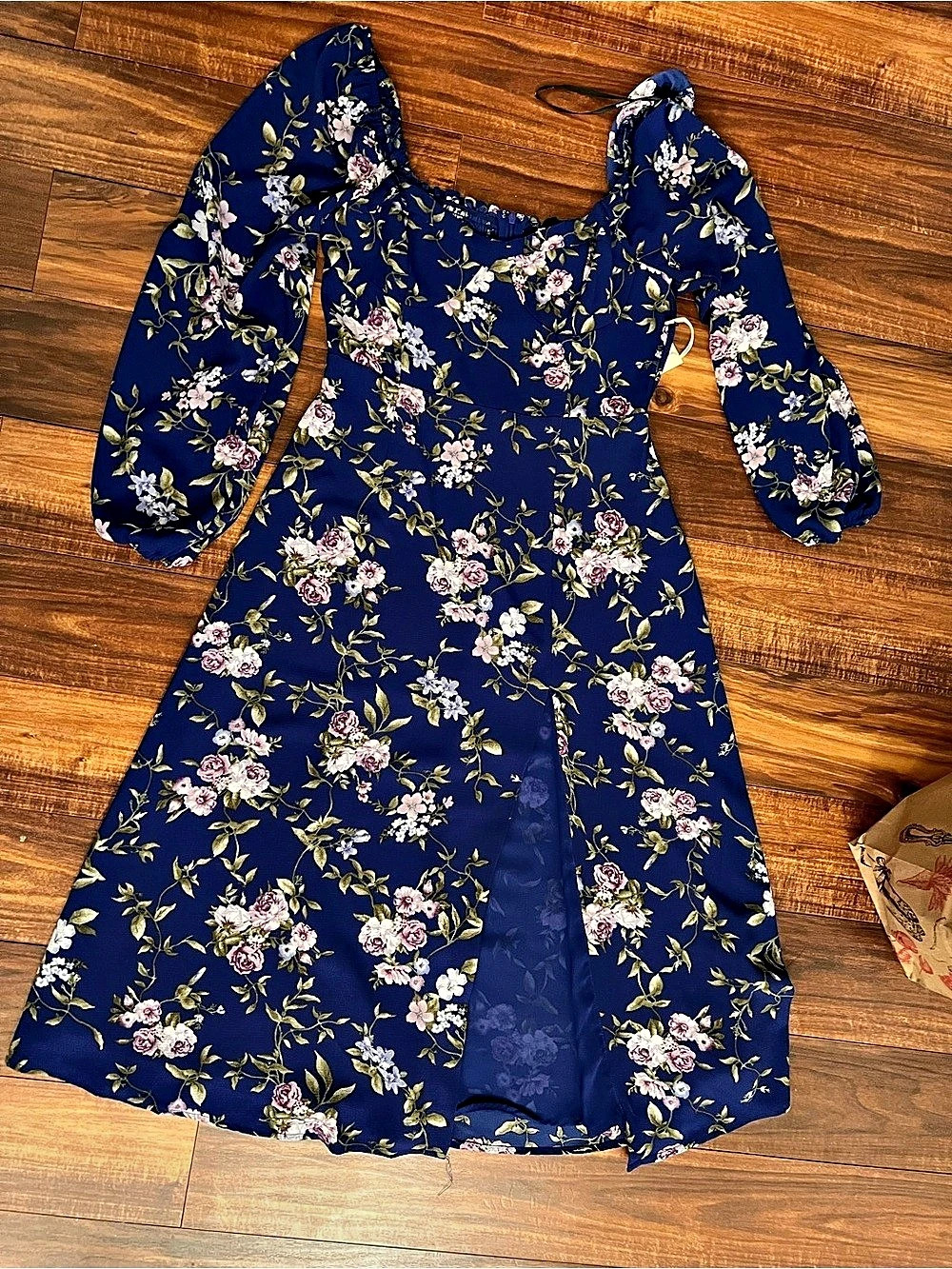 Forever 21 Floral Midi Dress in Blue Size Medium NWT